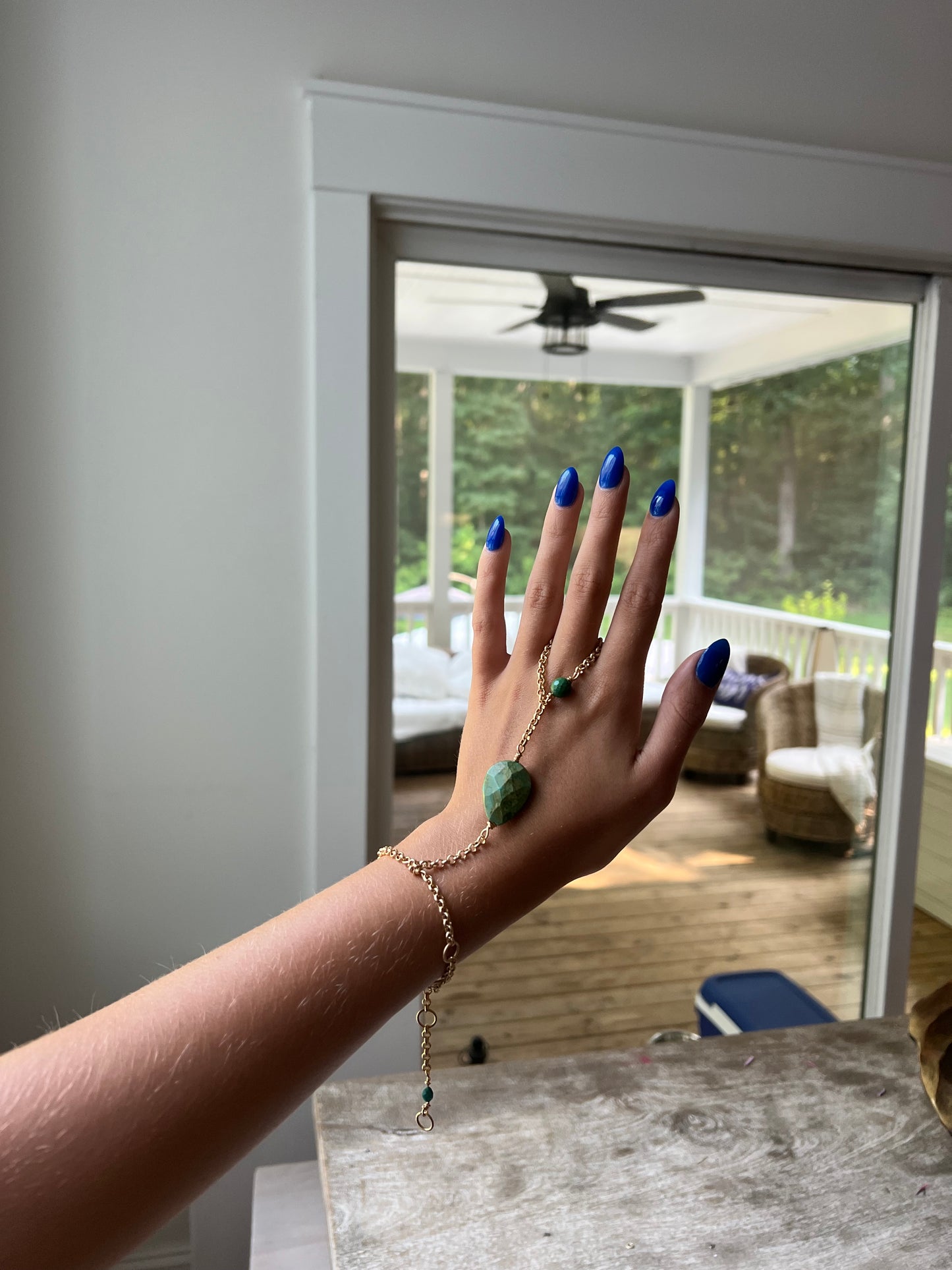 The Molly Handchain