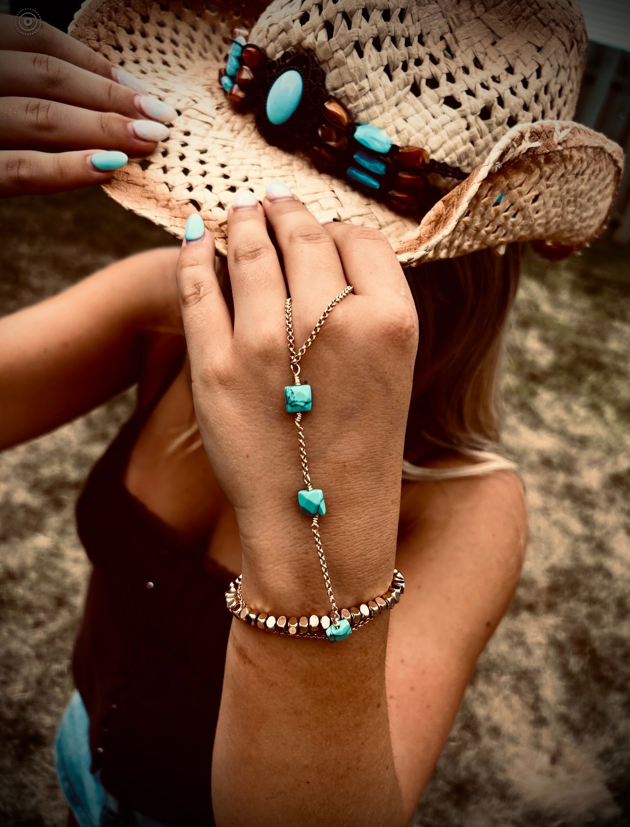 The Elizabeth Handchain