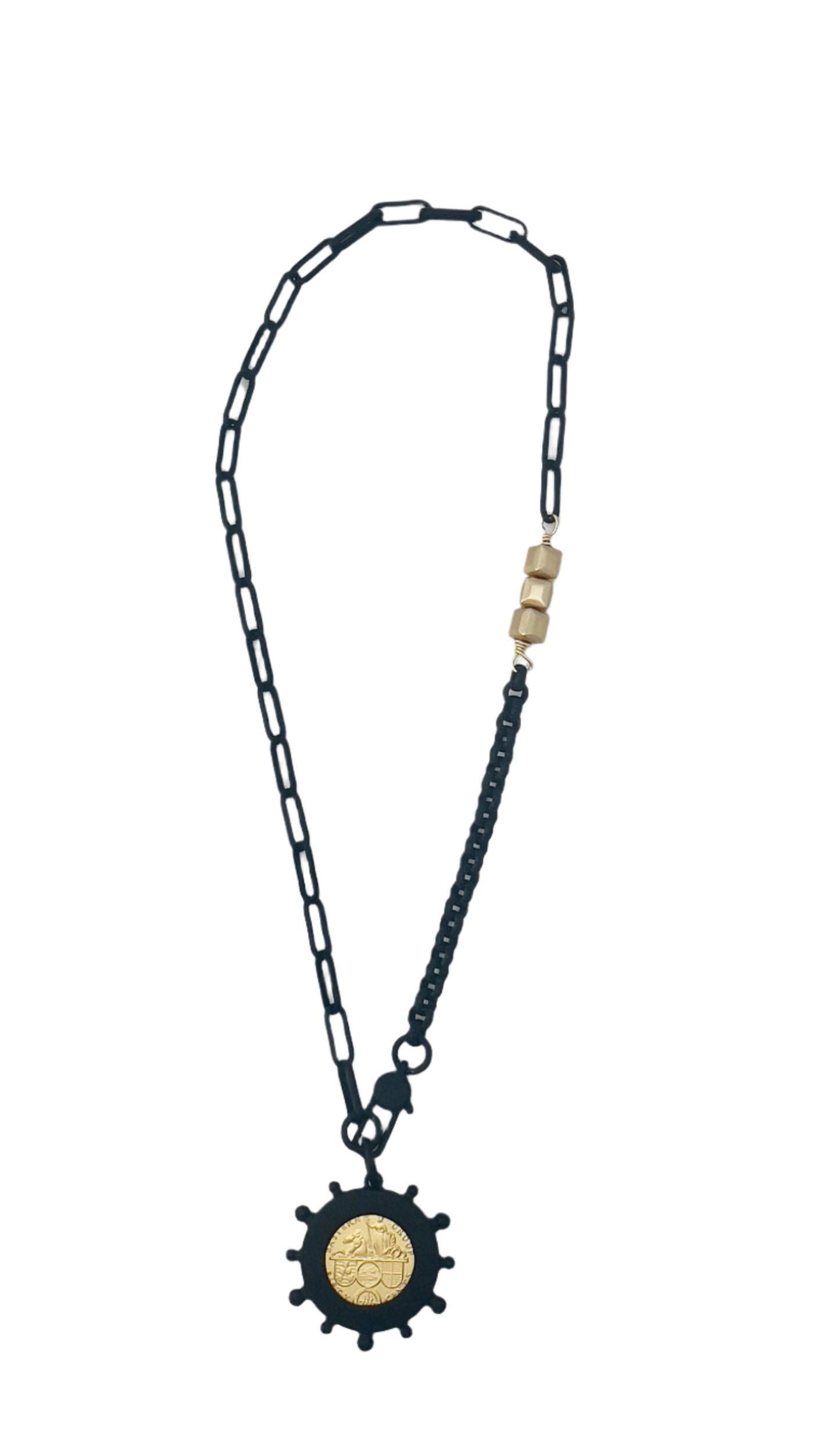 The Betsy Necklace