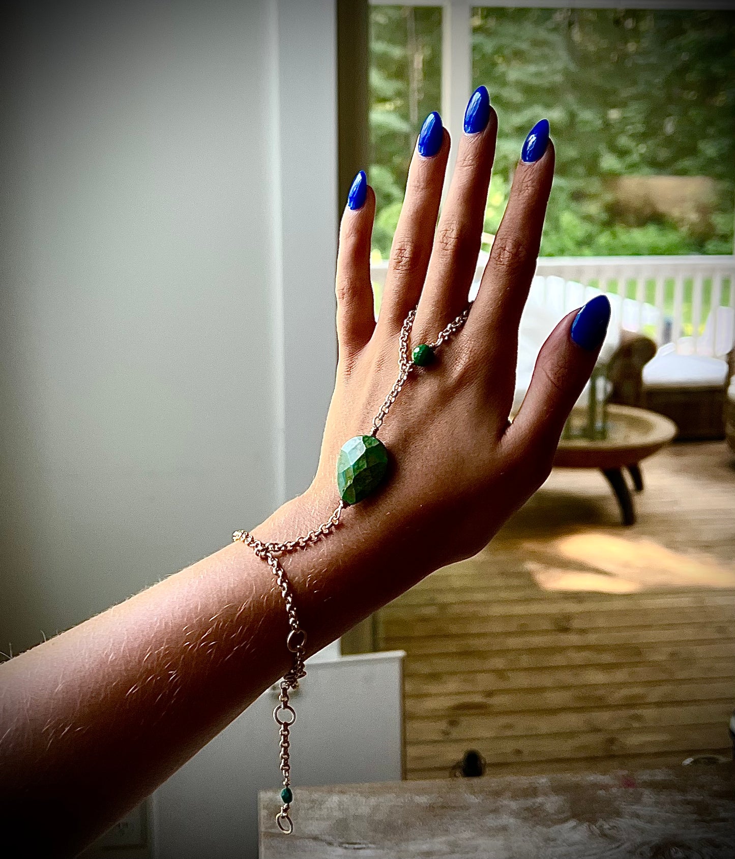 The Molly Handchain