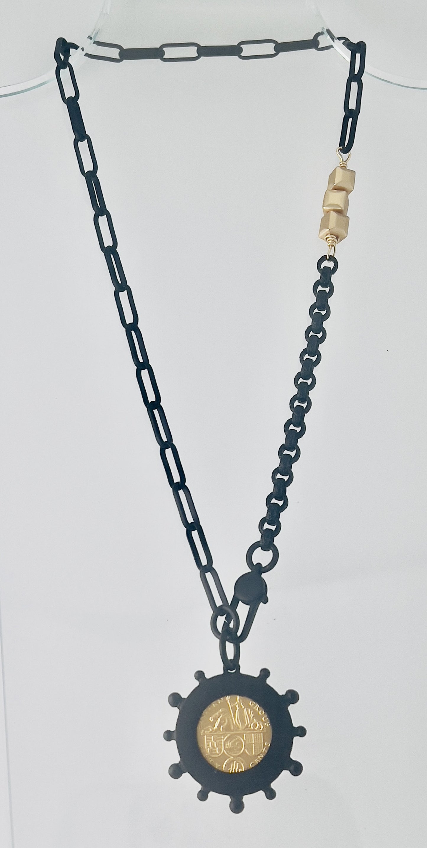The Betsy Necklace